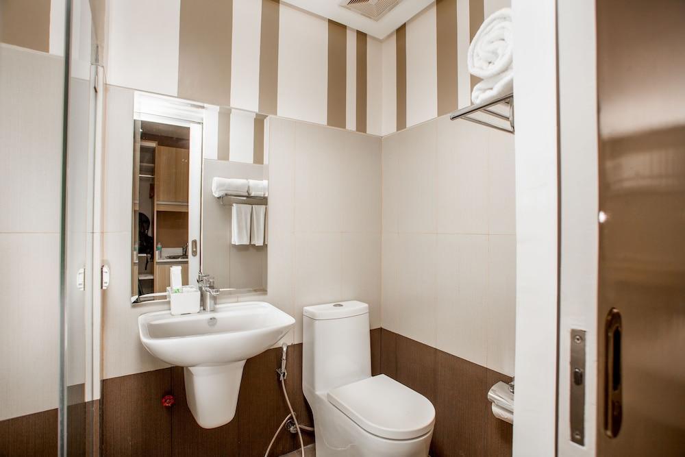 Injap Tower Hotel Iloilo Esterno foto