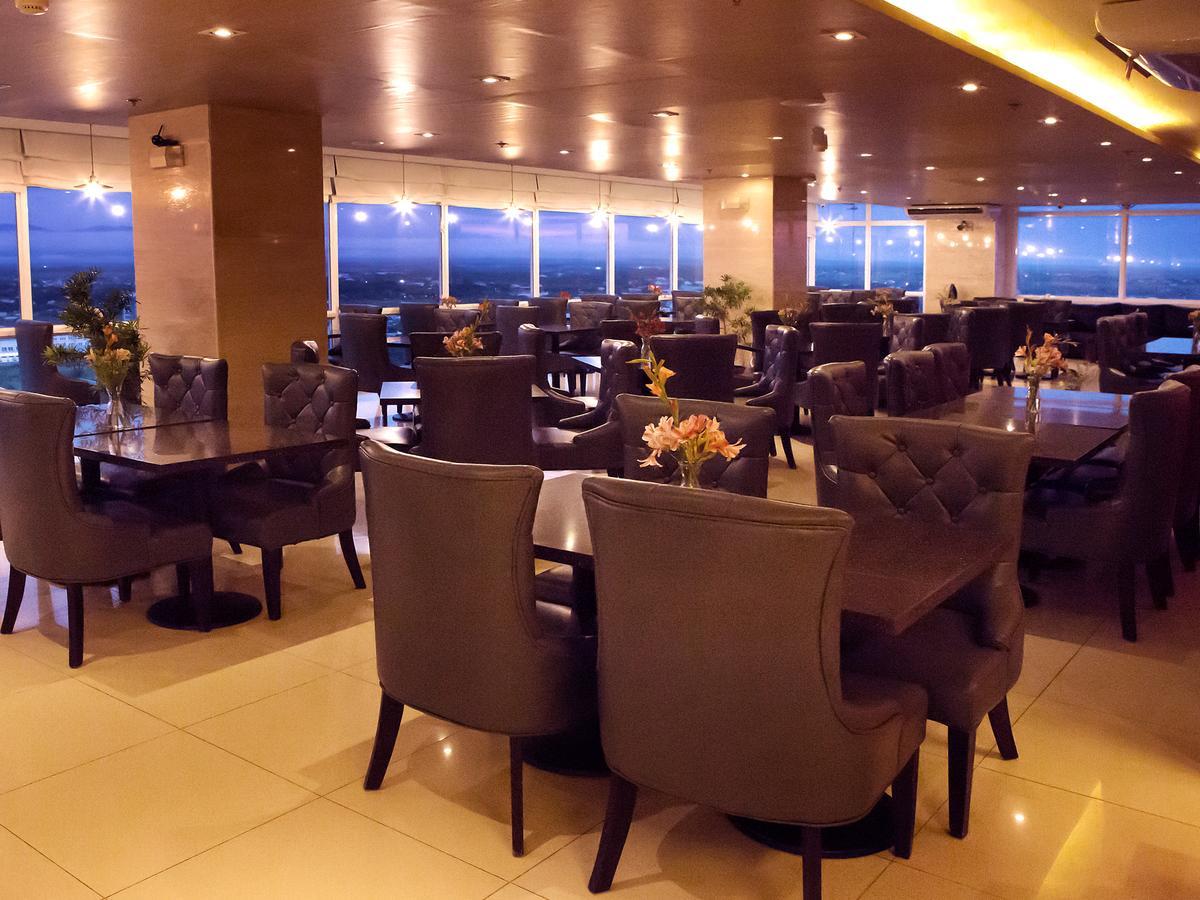 Injap Tower Hotel Iloilo Esterno foto
