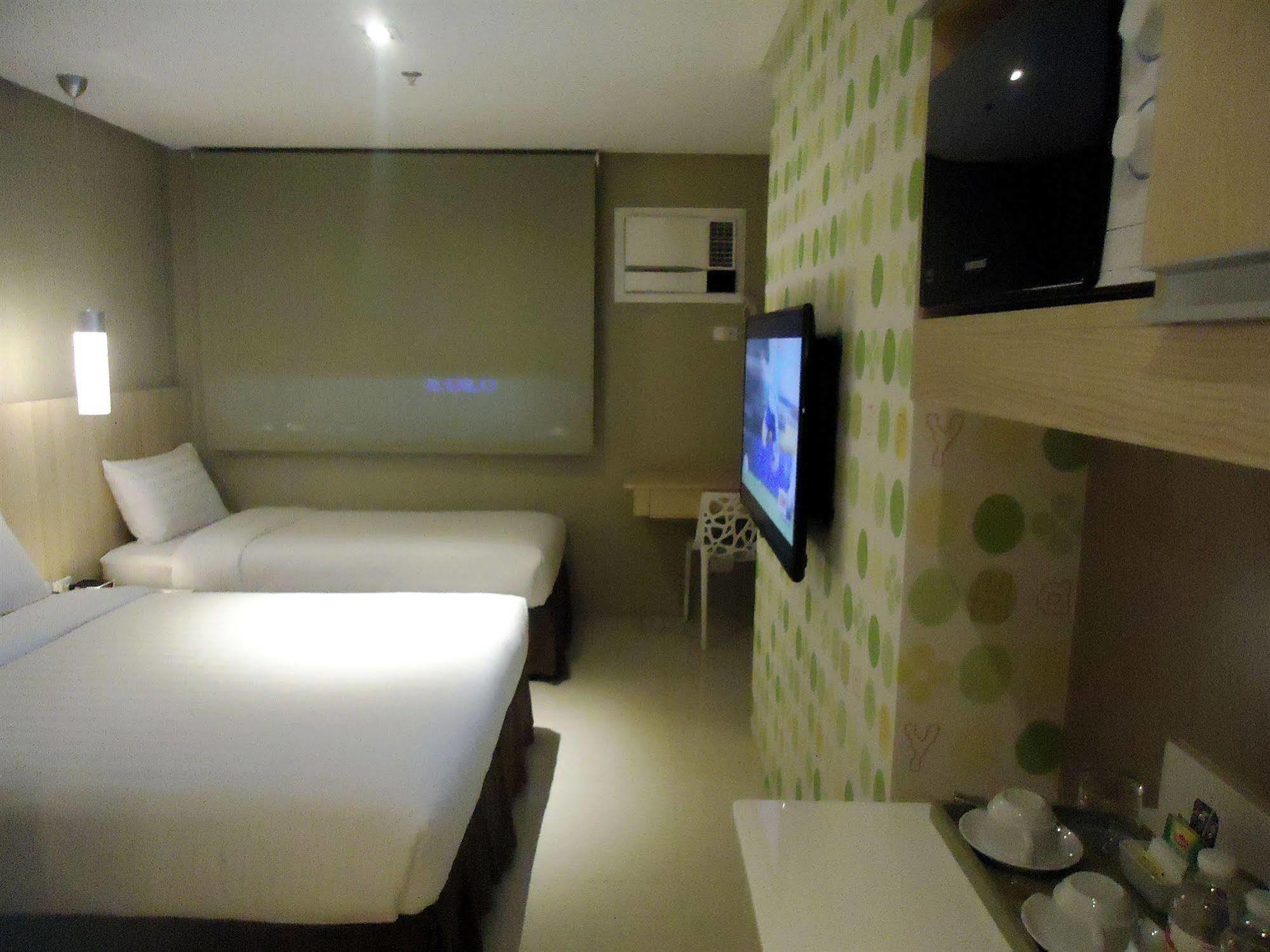 Injap Tower Hotel Iloilo Esterno foto