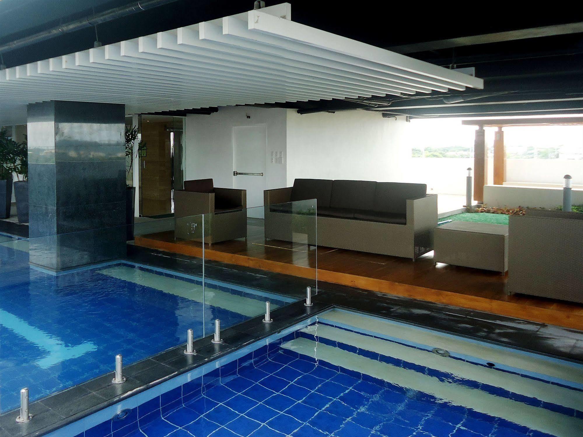 Injap Tower Hotel Iloilo Esterno foto