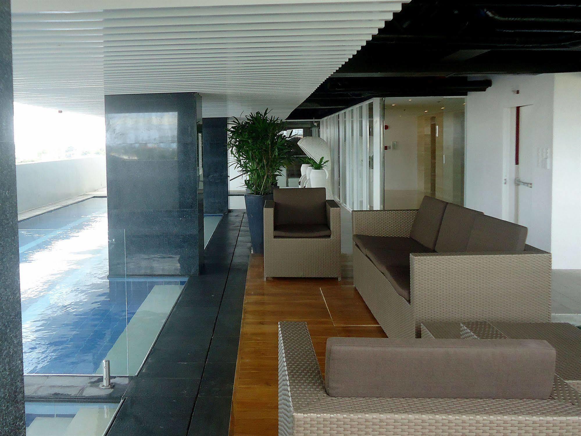Injap Tower Hotel Iloilo Esterno foto