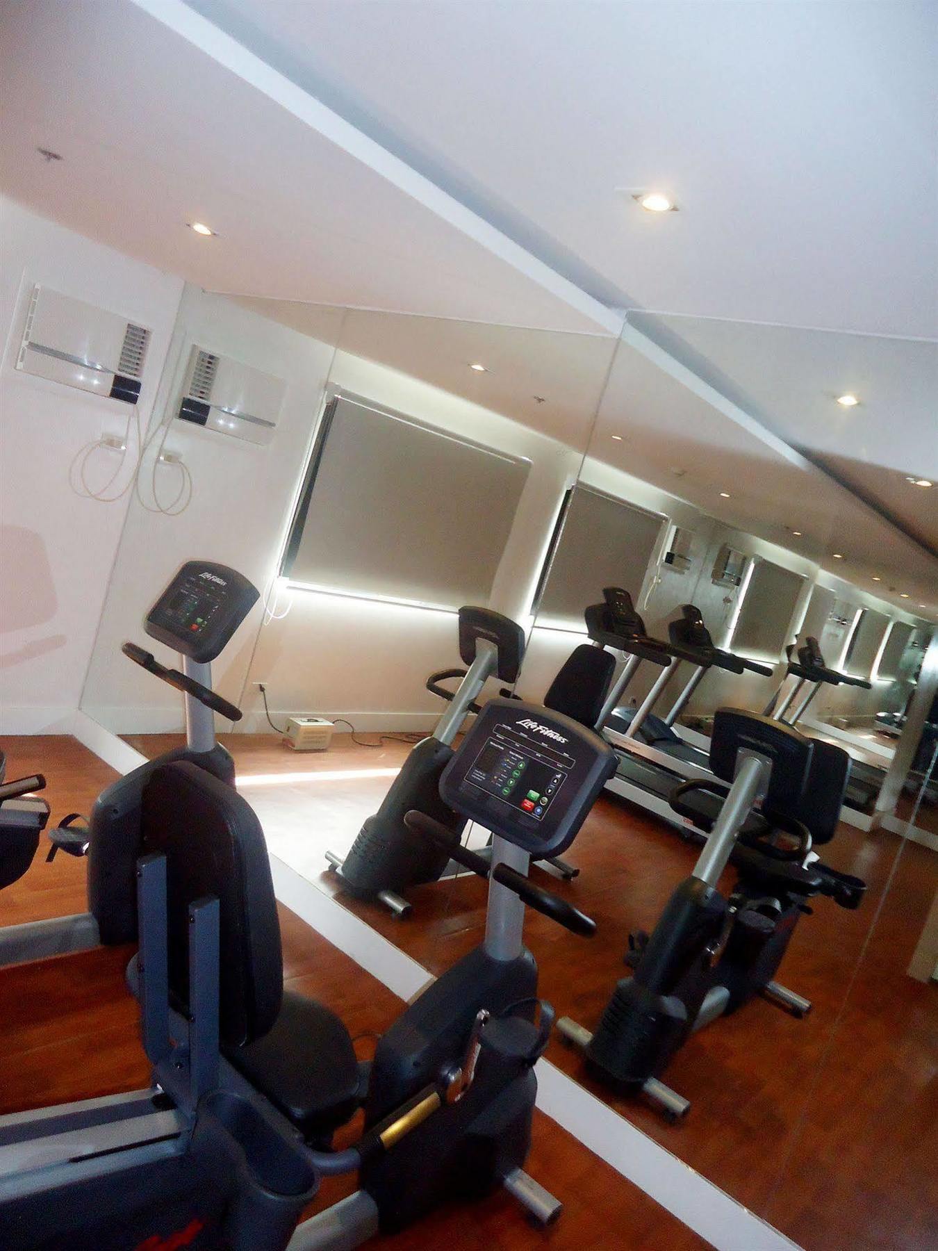 Injap Tower Hotel Iloilo Esterno foto